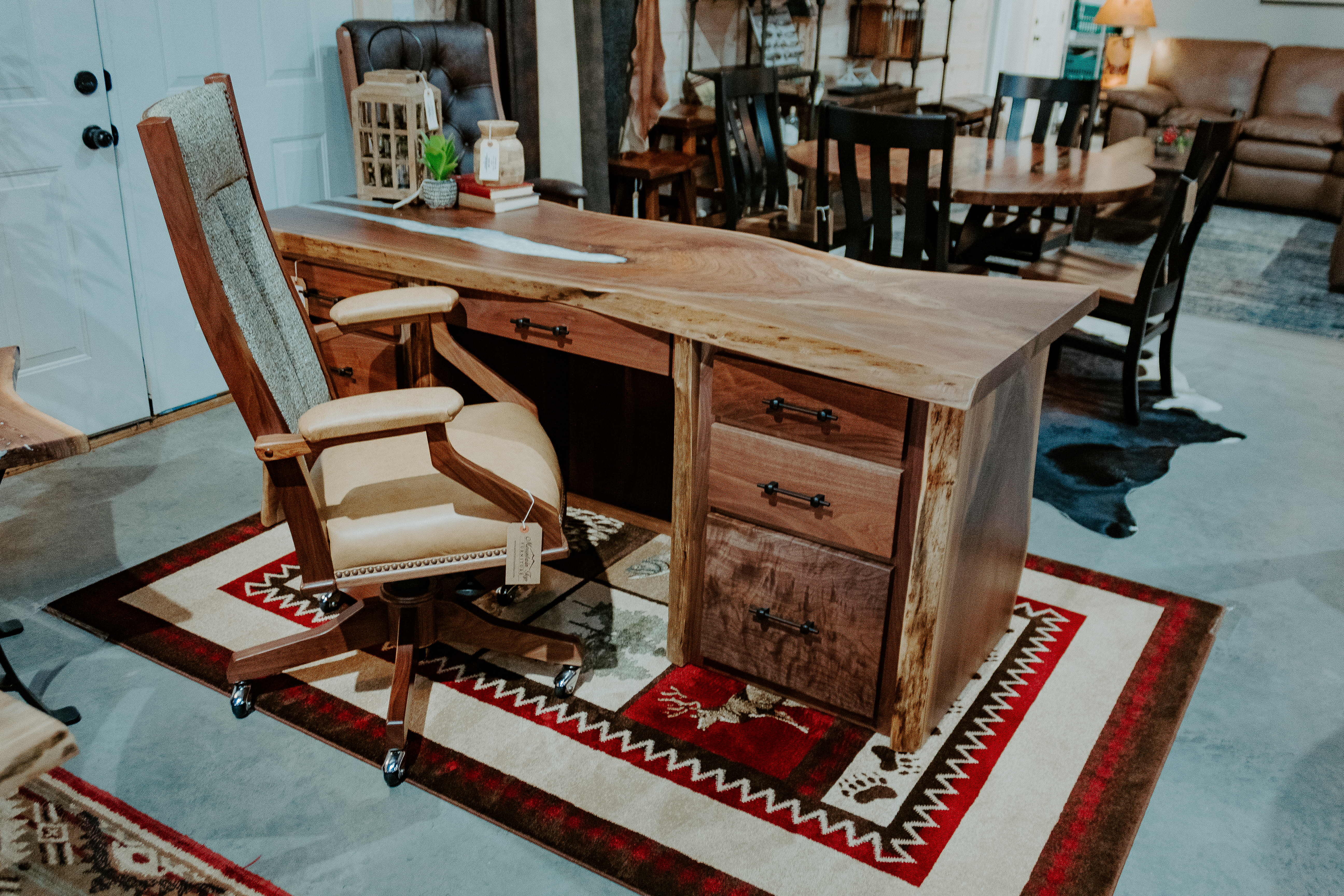 Pearl Slab Walnut Desk