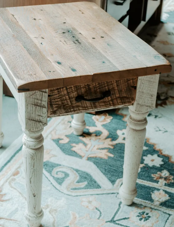 turned leg farmhouse end table white washed