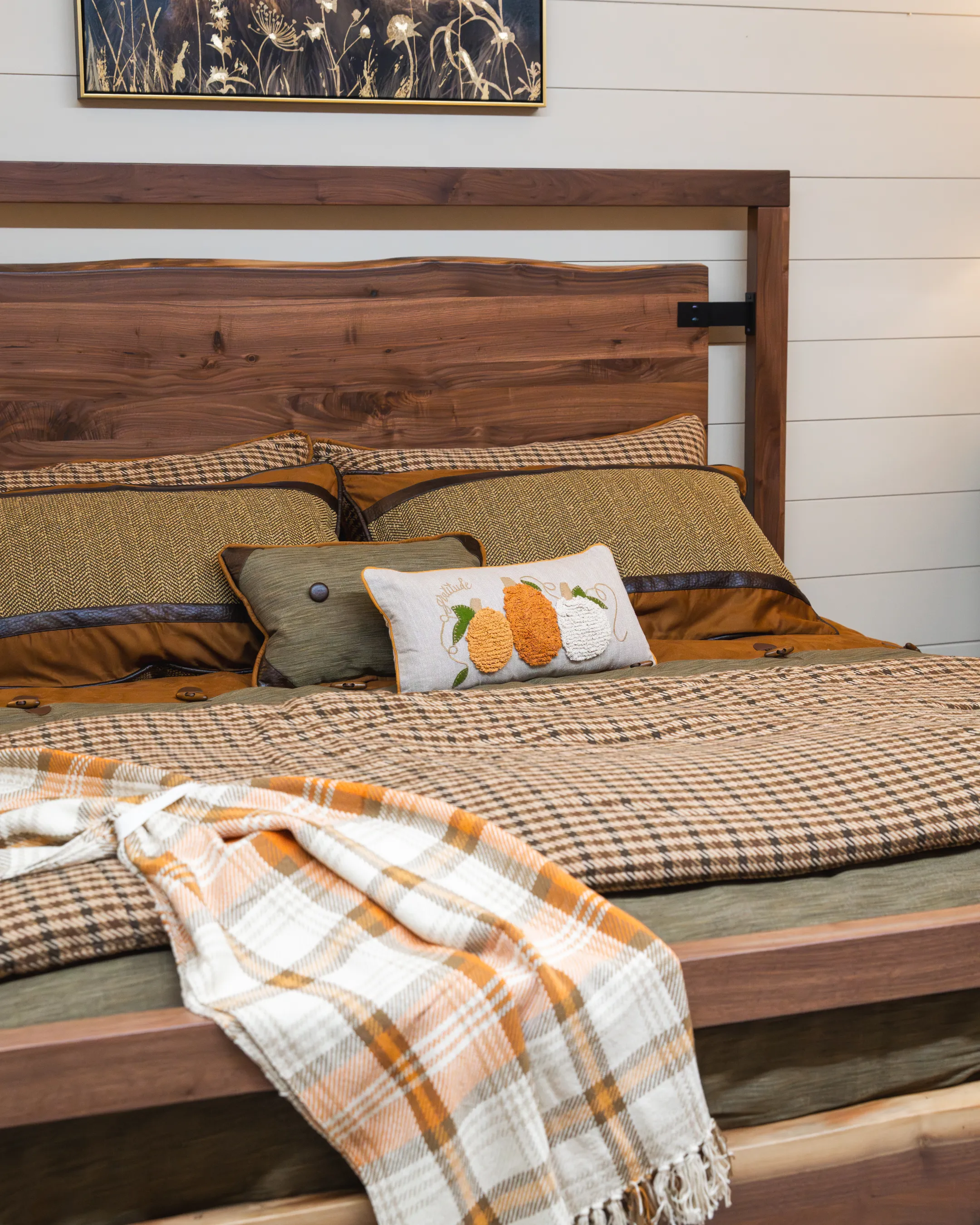 mountain fall decor